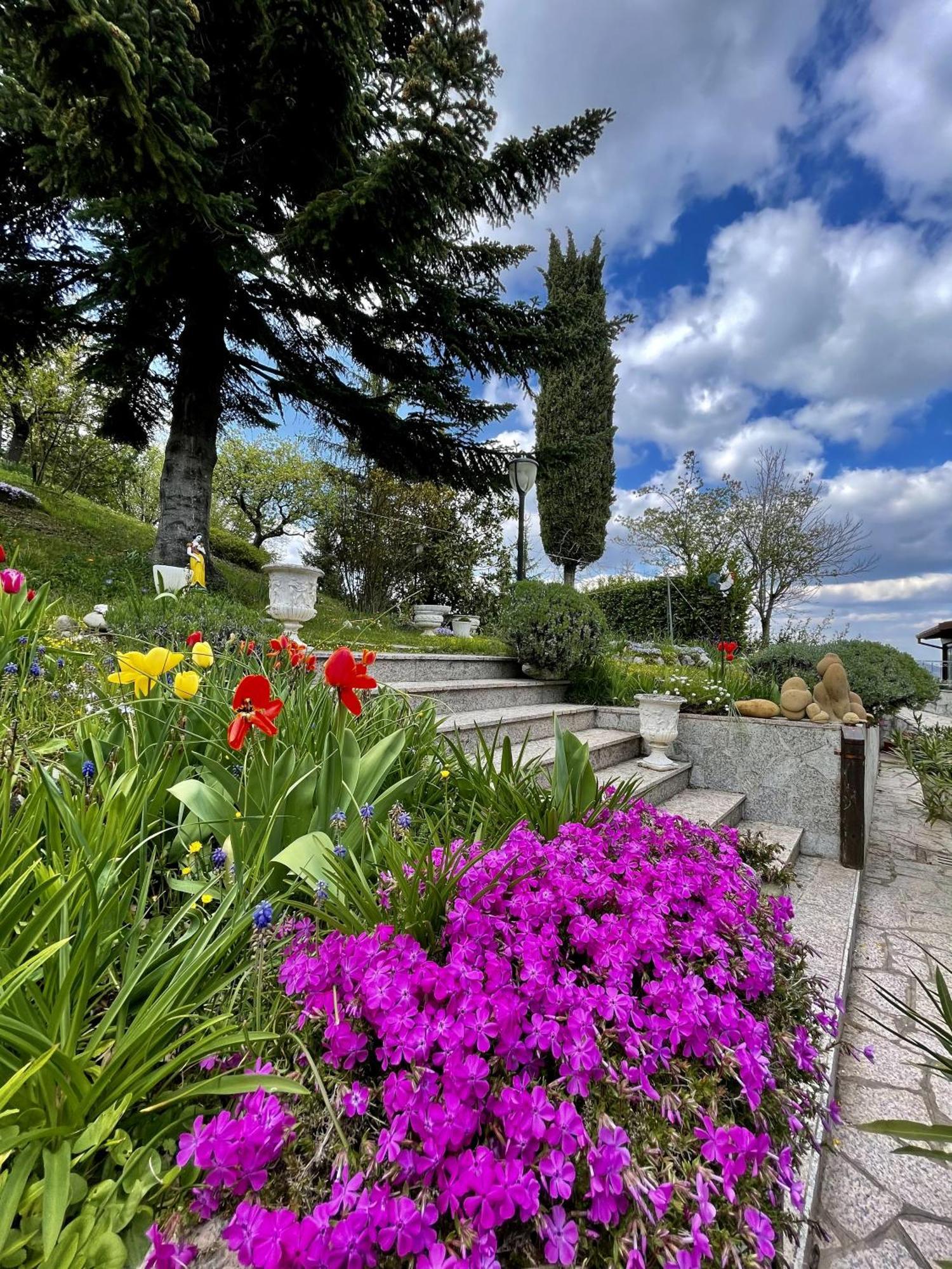 Mazzetti Country House-Vita In Campagna Con Giardino Vimignano-Chiesa Eksteriør billede